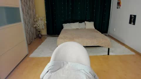 Lilia online show from 04/22/26, 03:02