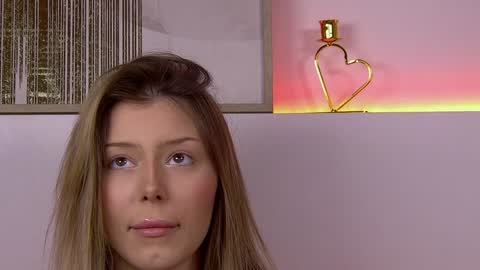 Snapshot of liliabianca chatting on 01/24/25, 09:28 Mia online show from 01/24/25, 09:28