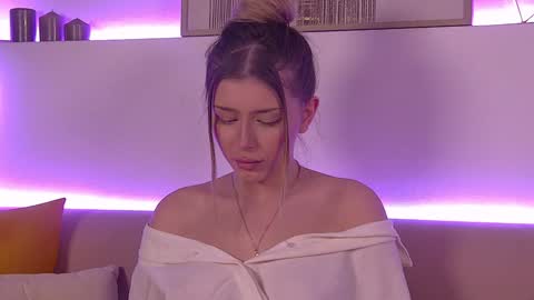 Snapshot of liliabianca chatting on 01/27/25, 04:43 Mia online show from 01/27/25, 04:43