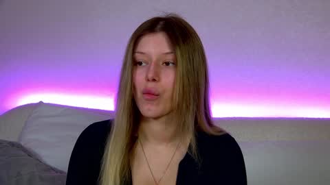 Snapshot of liliabianca chatting on 01/28/25, 06:27 Mia online show from 01/28/25, 06:27