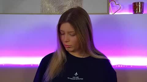 Snapshot of liliabianca chatting on 02/09/25, 01:35 Mia online show from 02/09/25, 01:35