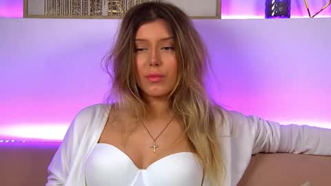 Snapshot of liliabianca chatting on 02/10/25, 12:39 Mia online show from 02/10/25, 12:39