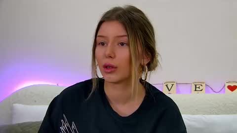 Snapshot of liliabianca chatting on 02/17/25, 10:07 Mia online show from 02/17/25, 10:07