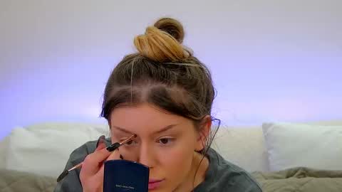 Snapshot of liliabianca chatting on 02/22/25, 07:12 Mia online show from 02/22/25, 07:12