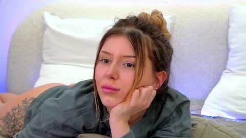 Snapshot of liliabianca chatting on 02/22/25, 01:24 Mia online show from 02/22/25, 01:24