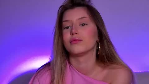 Snapshot of liliabianca chatting on 02/24/25, 12:37 Mia online show from 02/24/25, 12:37