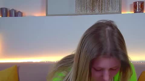 Snapshot of liliabianca chatting on 02/28/25, 06:43 Mia online show from 02/28/25, 06:43