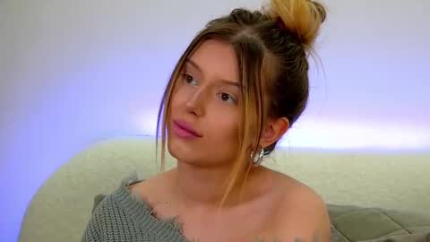 Snapshot of liliabianca chatting on 03/03/25, 12:48 Mia online show from 03/03/25, 12:48