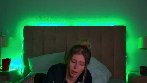 Snapshot of liliabianca chatting on 03/11/25, 04:29 Mia online show from 03/11/25, 04:29