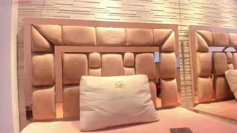 LILIAN  online show from 12/05/25, 07:54