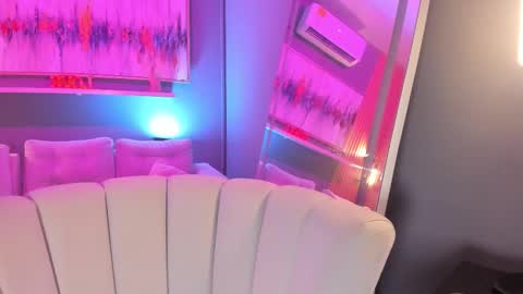 holis soy lily chang no olvides el pulgar arriba es muy importante para mi 3 independent model online show from 02/02/26, 07:34