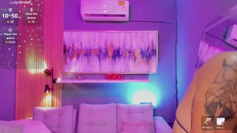 holis soy lily chang no olvides el pulgar arriba es muy importante para mi 3 independent model online show from 04/16/26, 07:47