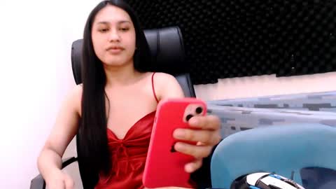 Snapshot of liliana_parker chatting on 05/27/26, 08:28 liliana_parker online show from 05/27/26, 08:28