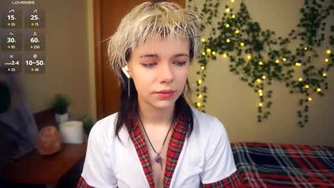 Lilian online show from 09/16/25, 06:14