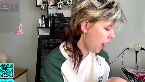 Lilian online show from 03/25/26, 07:03