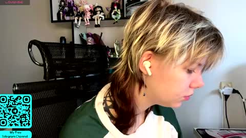 Lilian online show from 04/11/26, 07:02