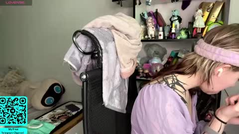 Lilian online show from 06/06/26, 07:02