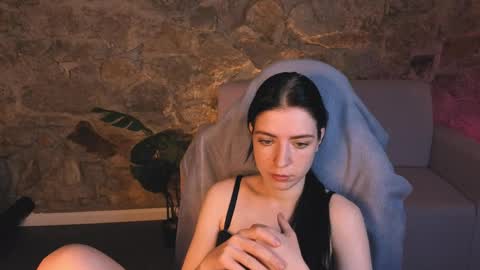 Snapshot of liliaroze chatting on 06/05/26, 04:08 liliaroze online show from 06/05/26, 04:08