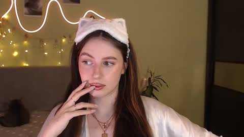 Lilu online show from 09/18/25, 11:40