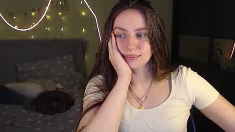 Lilu online show from 10/20/25, 08:53