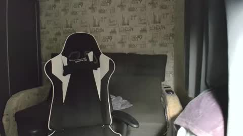 liliawoolf online show from 12/19/25, 05:03