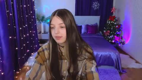 Lili Bakery online show from 12/23/24, 02:24