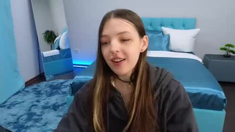 Lili Bakery online show from 01/31/25, 02:37