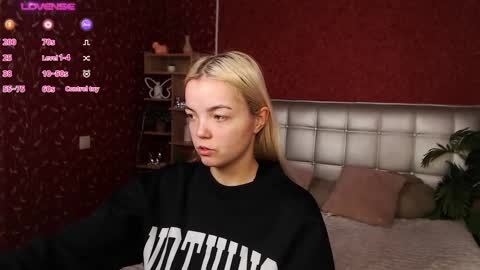 Lilie online show from 02/08/25, 02:27