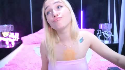 lilielfie online show from 10/10/25, 03:00