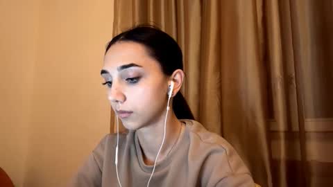 Snapshot of lilihalvorsen chatting on 10/12/25, 10:09 Lina online show from 10/12/25, 10:09