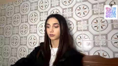 Lina online show from 11/28/25, 10:34