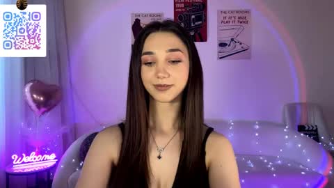 Lina online show from 05/19/26, 01:56
