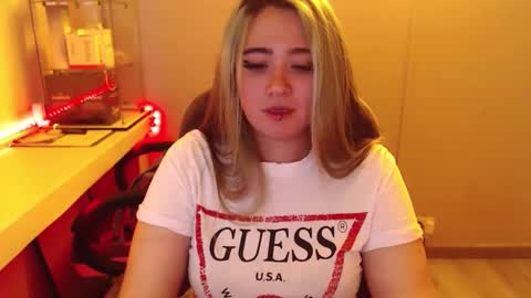 Snapshot of liliith_zeniith chatting on 05/30/26, 04:31 Liliith online show from 05/30/26, 04:31