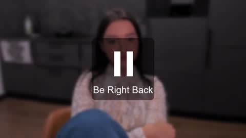 Snapshot of lililaluna chatting on 12/06/24, 04:38             ...  online show from 12/06/24, 04:38