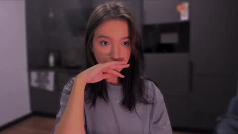 Snapshot of lililaluna chatting on 12/06/24, 07:56             ...  online show from 12/06/24, 07:56