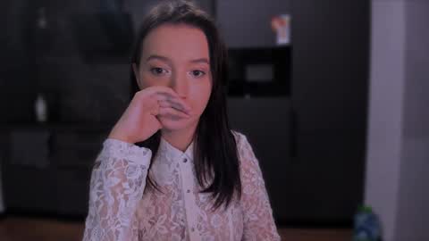 Snapshot of lililaluna chatting on 12/17/24, 05:47             ...  online show from 12/17/24, 05:47