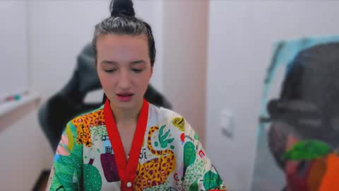 Snapshot of lililaluna chatting on 01/12/25, 03:46             ...  online show from 01/12/25, 03:46