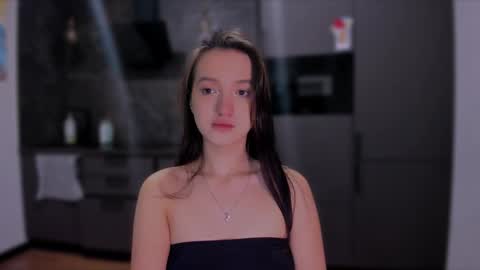 Snapshot of lililaluna chatting on 02/14/25, 07:02             ...  online show from 02/14/25, 07:02