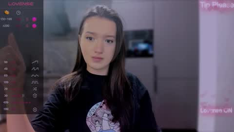 Snapshot of lililaluna chatting on 09/29/25, 08:13             ...  online show from 09/29/25, 08:13