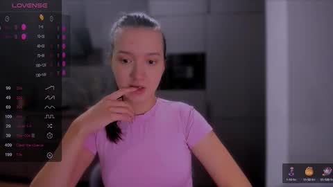 Snapshot of lililaluna chatting on 10/05/25, 07:45             ...  online show from 10/05/25, 07:45