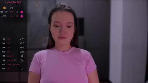 Snapshot of lililaluna chatting on 10/17/25, 05:37             ...  online show from 10/17/25, 05:37