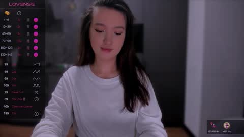 Snapshot of lililaluna chatting on 11/12/25, 03:45 ... online show from 11/12/25, 03:45