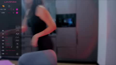 Snapshot of lililaluna chatting on 11/19/25, 04:40 ... online show from 11/19/25, 04:40