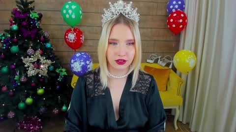 Snapshot of lililinn chatting on 12/26/24, 11:21 LiliLinn online show from 12/26/24, 11:21