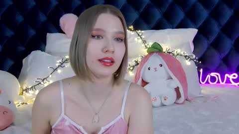 Snapshot of lililinn chatting on 03/03/25, 10:38 LiliLinn online show from 03/03/25, 10:38