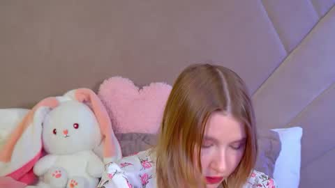 LiliLinn online show from 12/16/25, 06:18