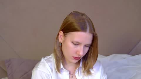 LiliLinn online show from 04/11/26, 07:45