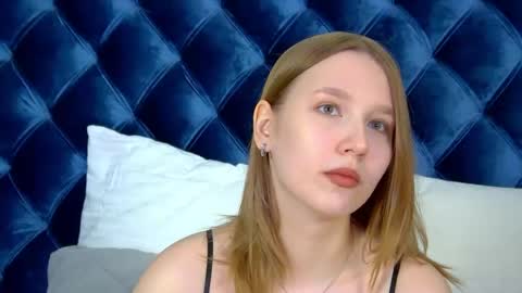 Snapshot of lililinn chatting on 07/15/26, 10:20 LiliLinn online show from 07/15/26, 10:20