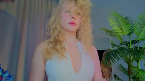 lililok101 online show from 11/13/25, 02:32