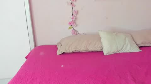 lilirousee online show from 04/19/26, 02:00